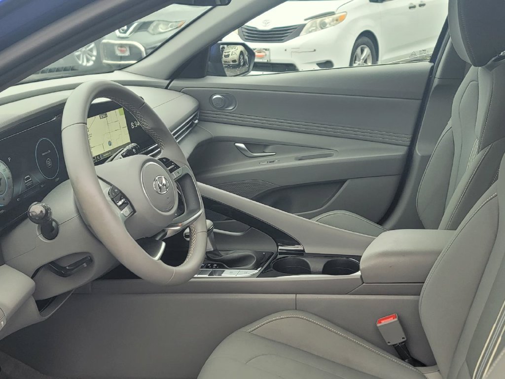 Used 2023 Hyundai Elantra SEL w/ Convenience Package FWD image 15