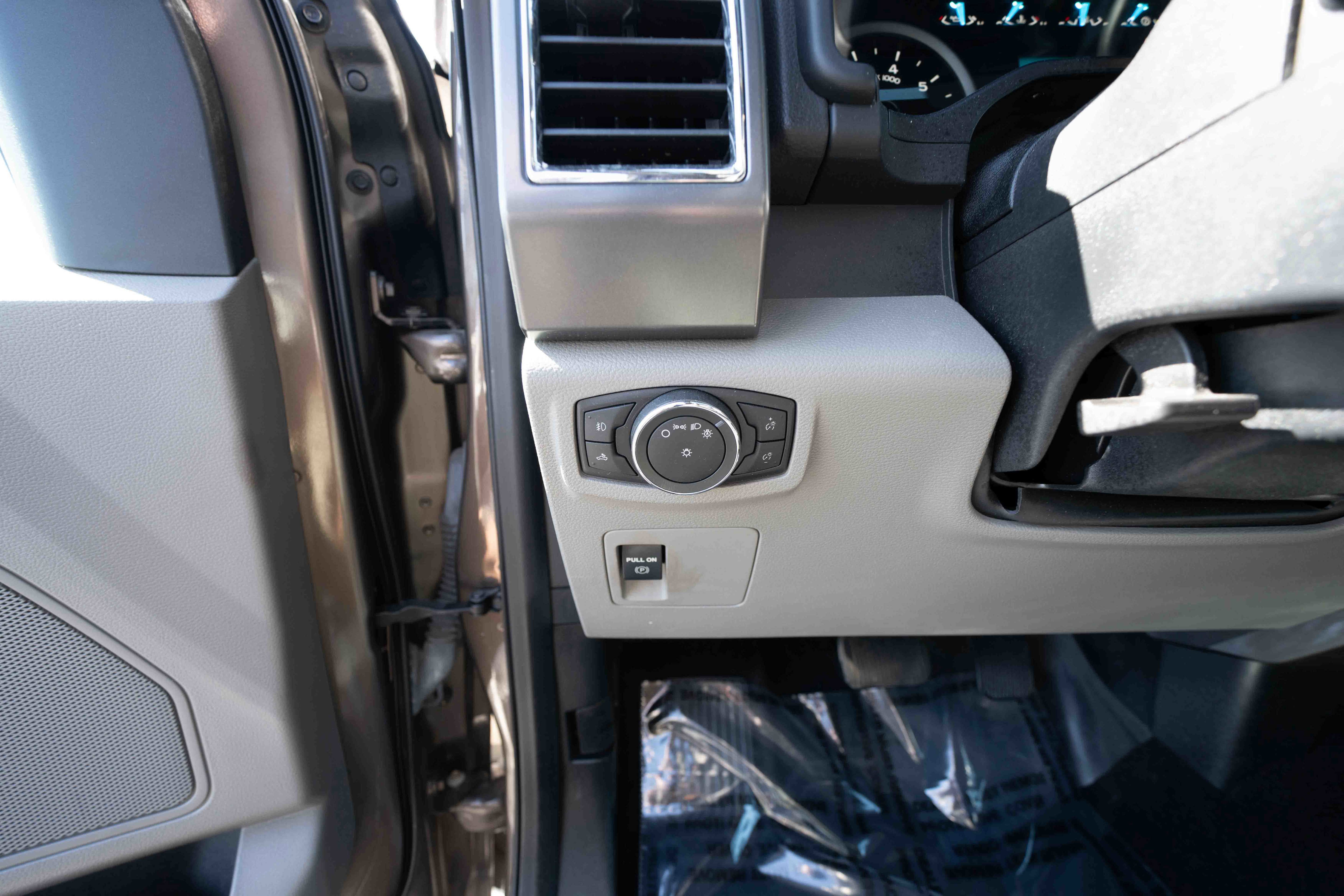 Used 2016 Ford F150 XLT RWD image 11
