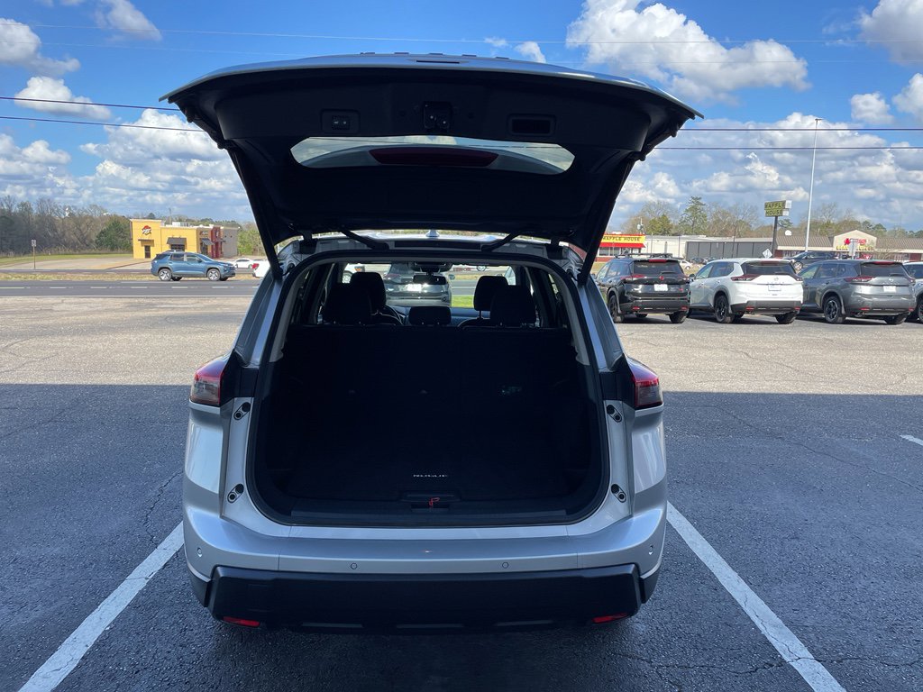Certified 2025 Nissan Rogue SV image 21
