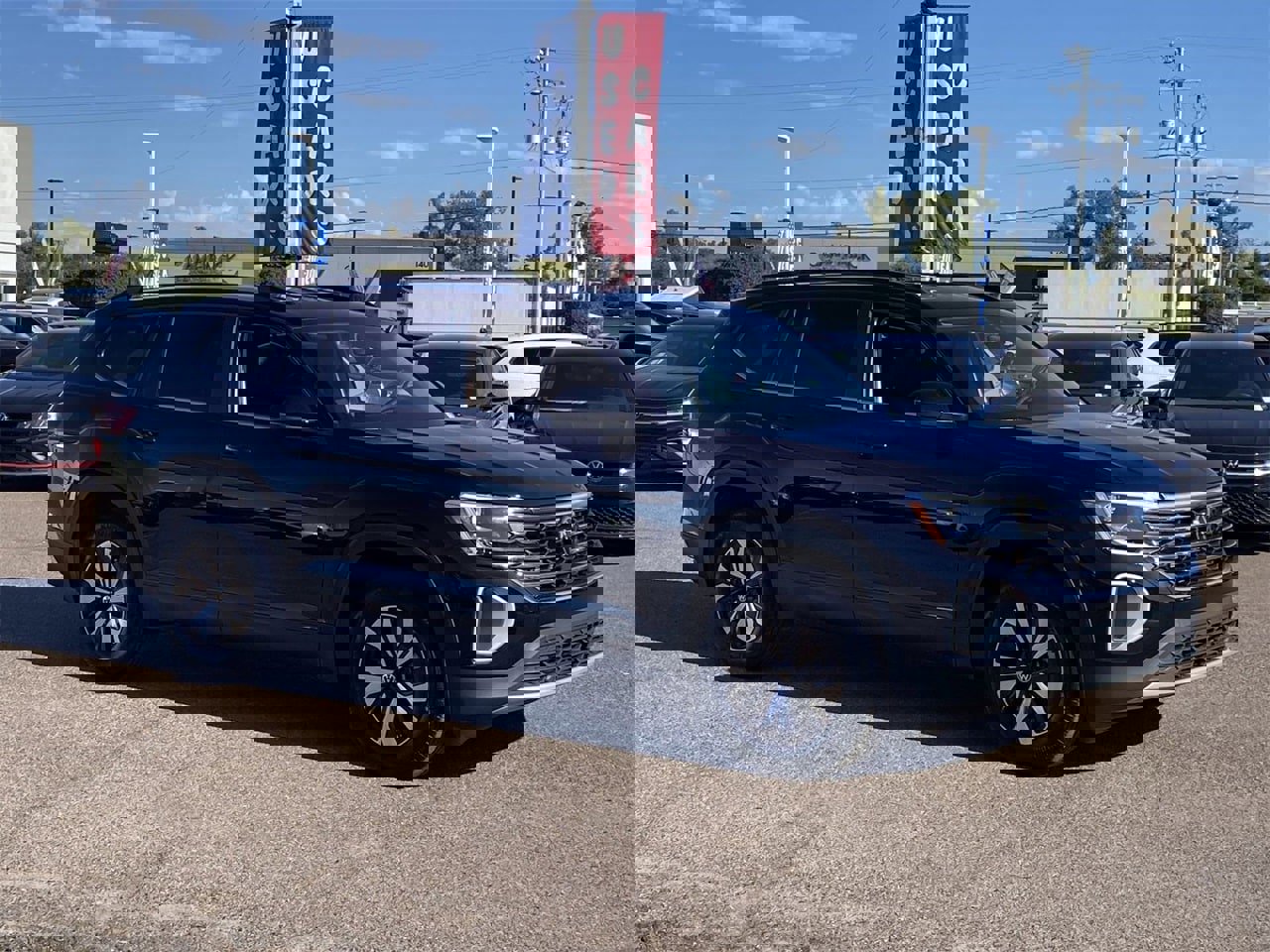 New 2026 Volkswagen Atlas SE image 2