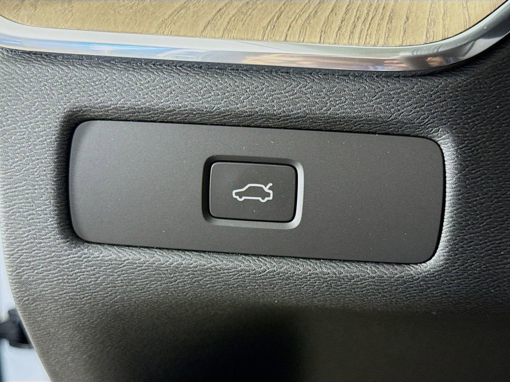 New 2026 Volvo XC60 B5 Core image 10