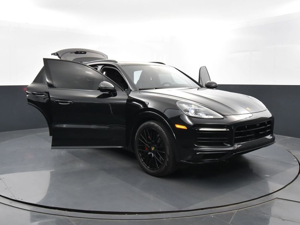 Used 2023 Porsche Cayenne GTS image 39