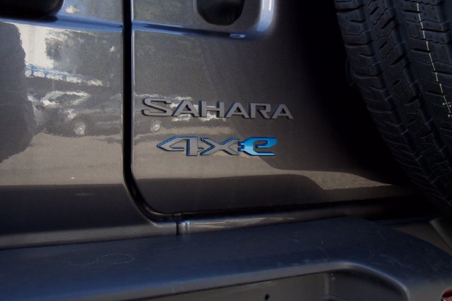 Used 2025 Jeep Wrangler Unlimited Sahara w/ Safety Group AWD/4WD image 11