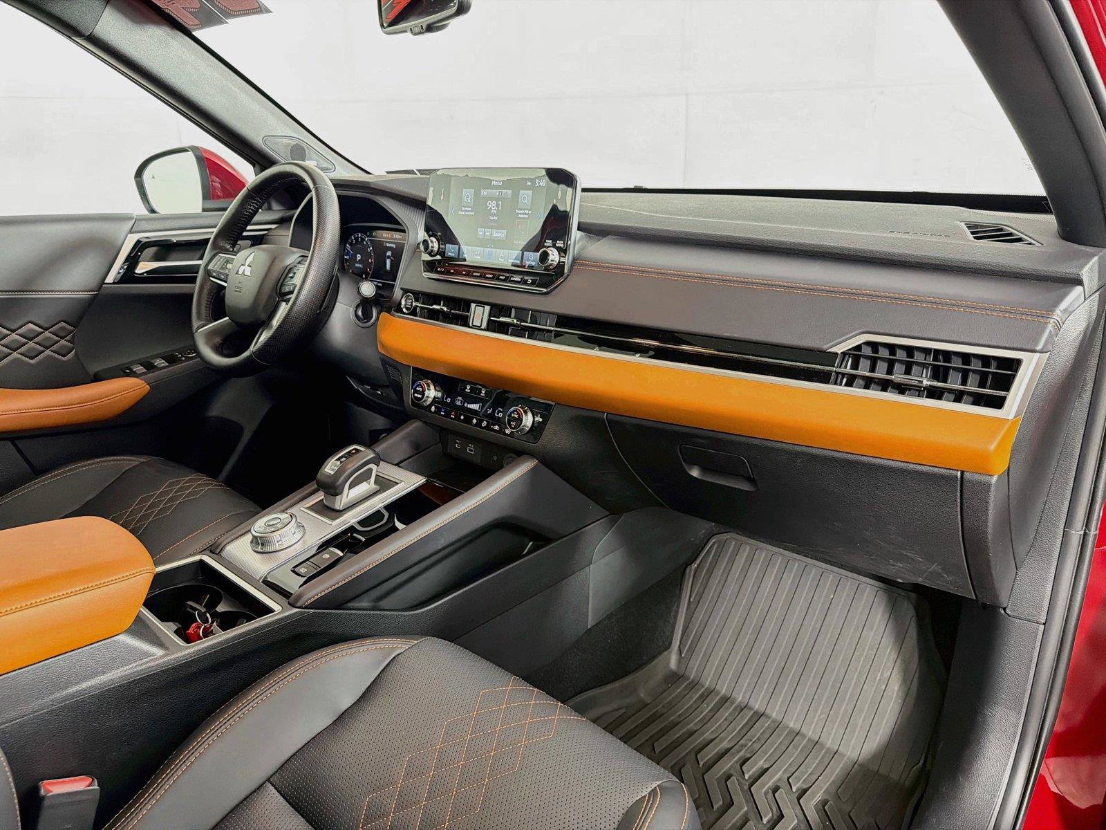 Used 2024 Mitsubishi Outlander SEL AWD/4WD image 31