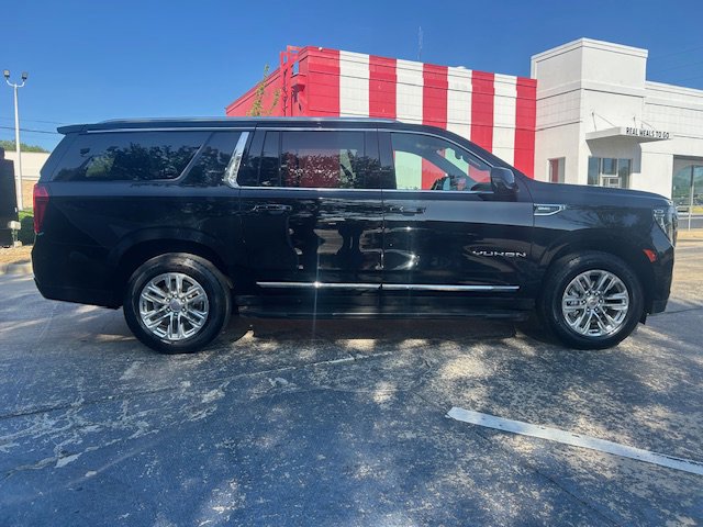 Used 2021 GMC Yukon XL SLT w/ Rear Media and Nav Package RWD image 6