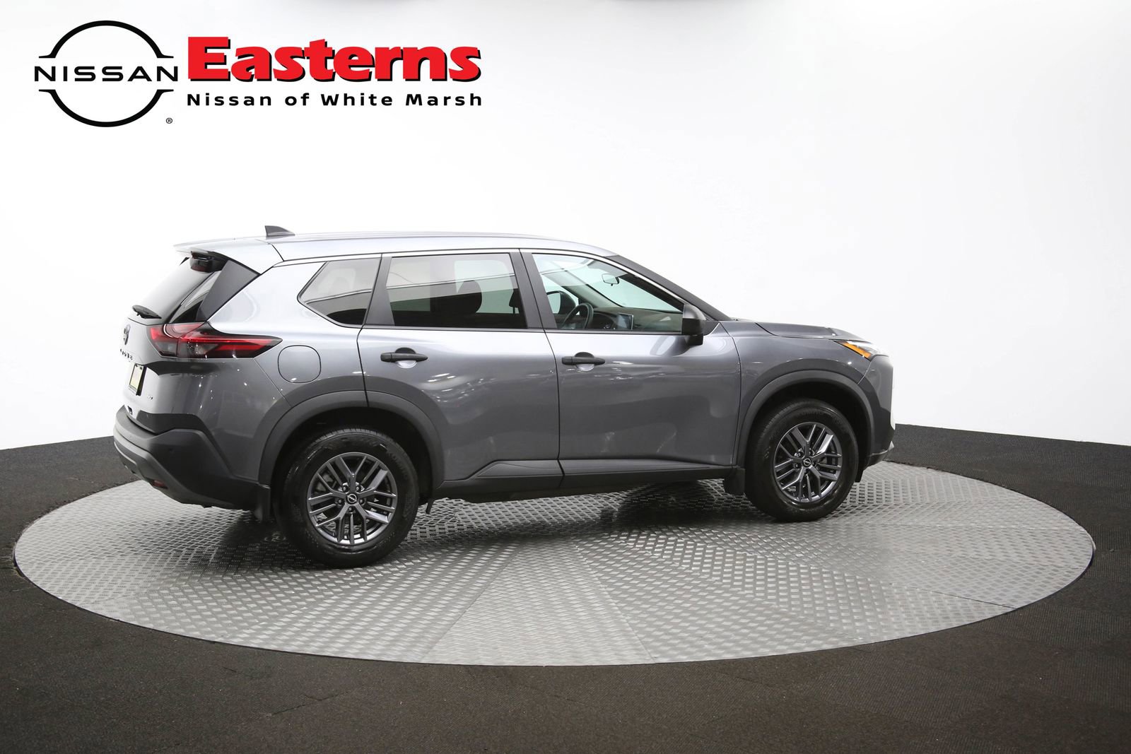 Used 2023 Nissan Rogue S image 44