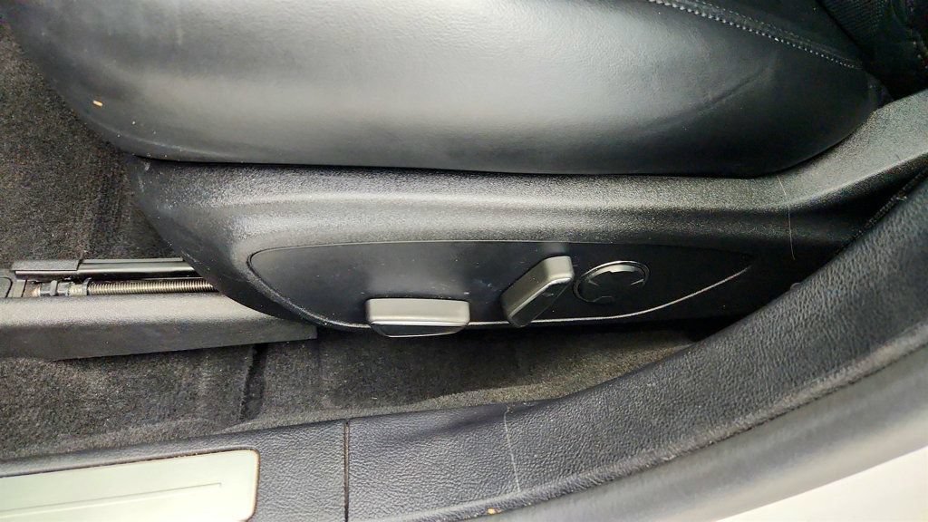 Used 2020 Lincoln MKZ Reserve FWD image 12