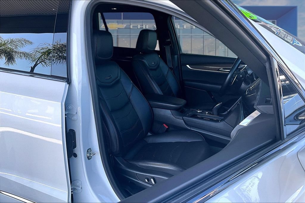 Used 2023 Cadillac XT6 Sport w/ Platinum Package AWD/4WD image 17