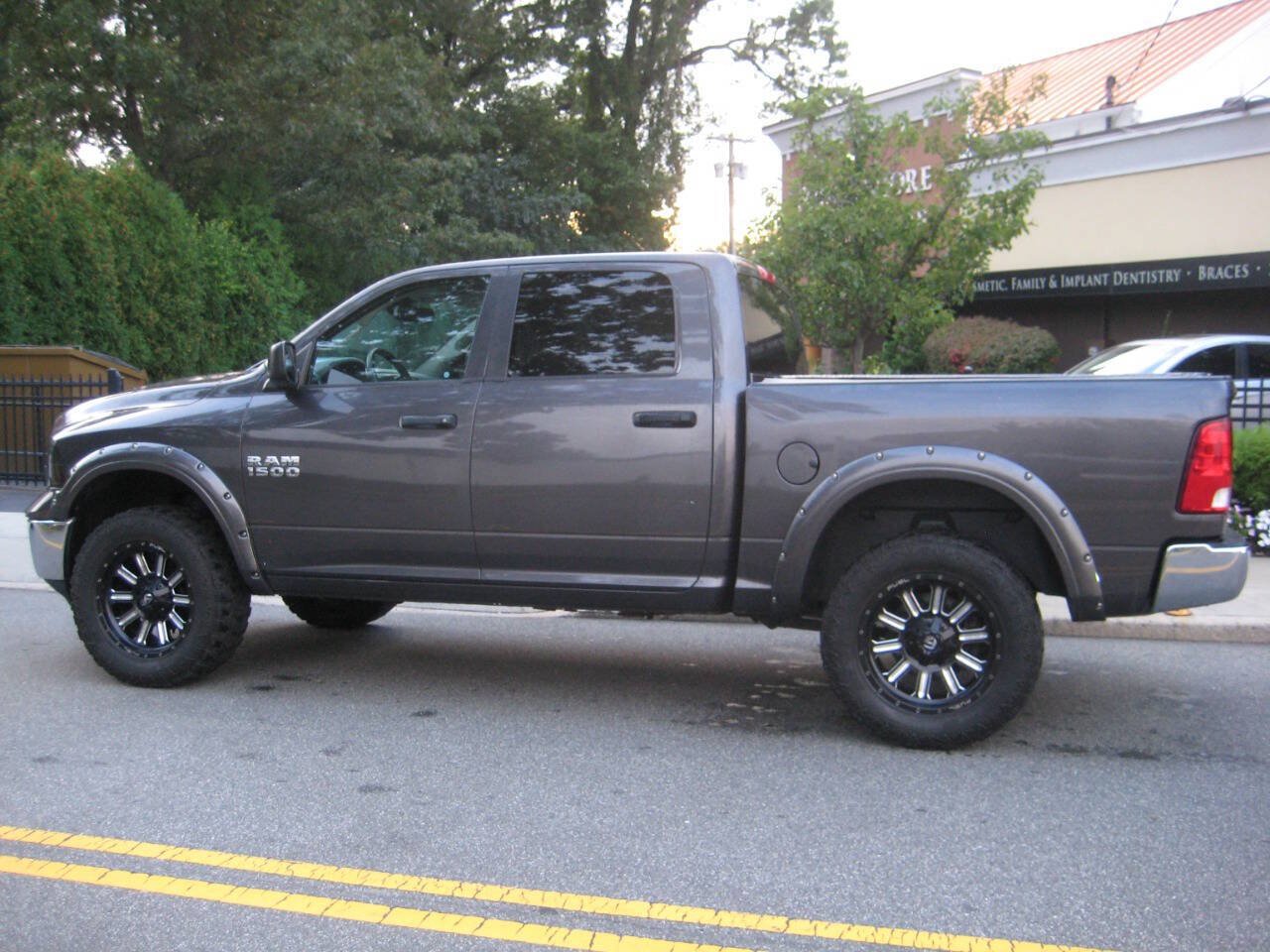 Used 2018 RAM 1500 ST w/ SXT Appearance Group AWD/4WD image 8
