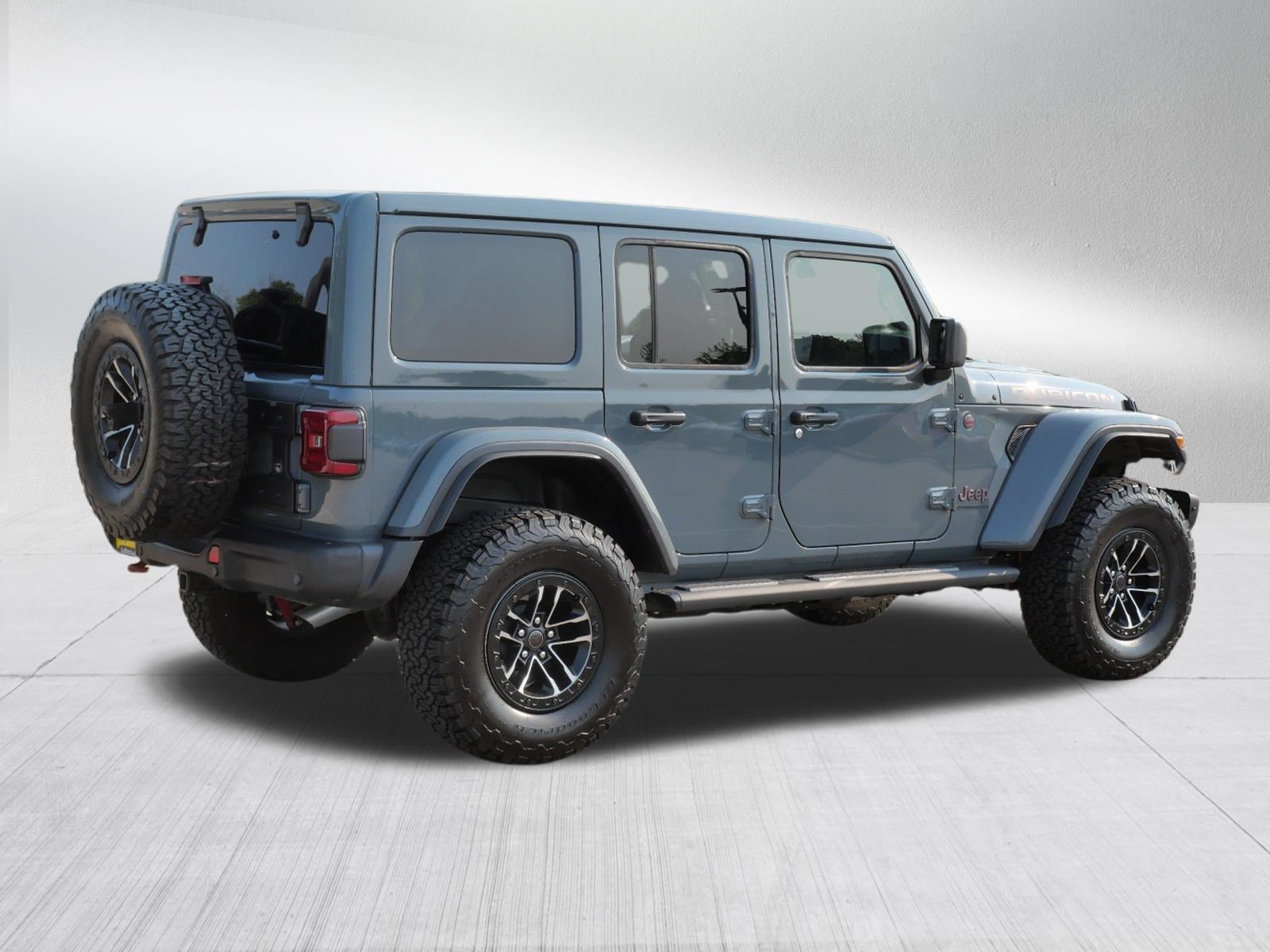 Used 2025 Jeep Wrangler Unlimited Rubicon AWD/4WD image 7