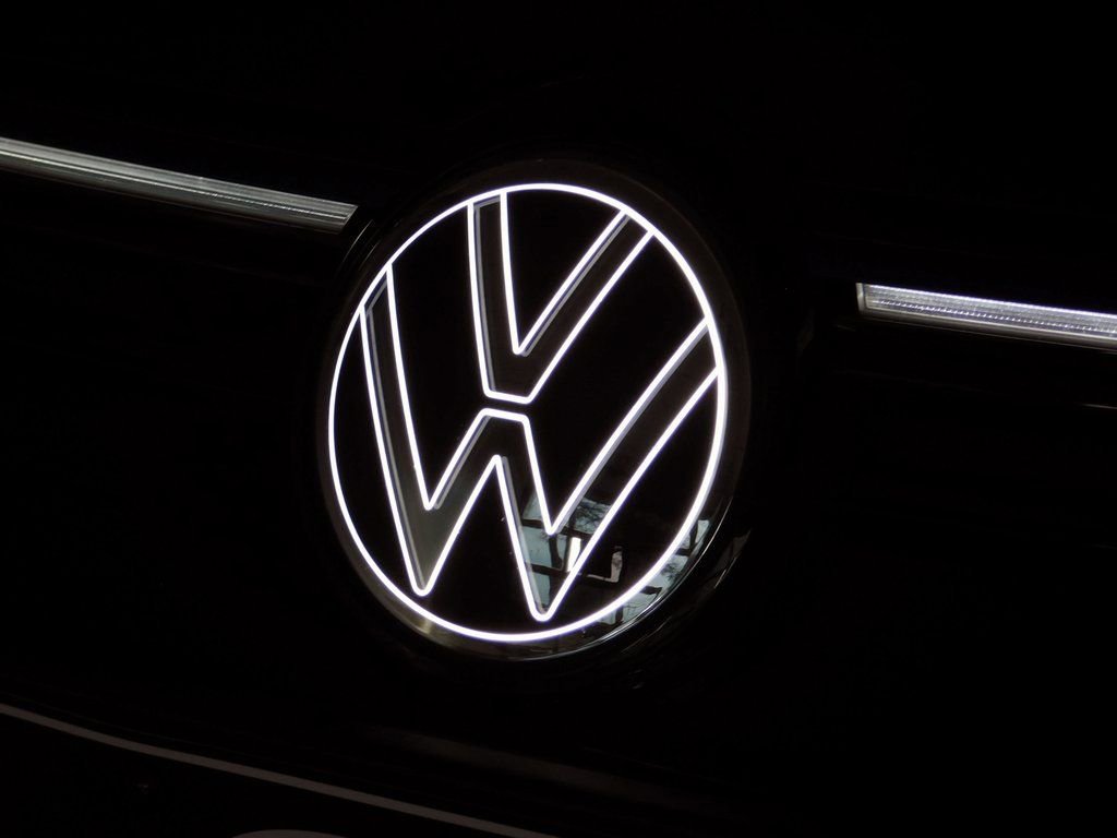 Used 2025 Volkswagen Golf 2.0T image 15