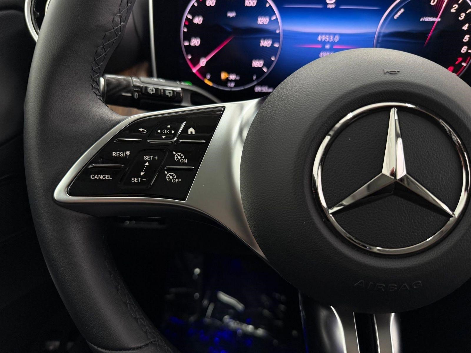 Used 2025 Mercedes-Benz GLC 350e 4MATIC image 14