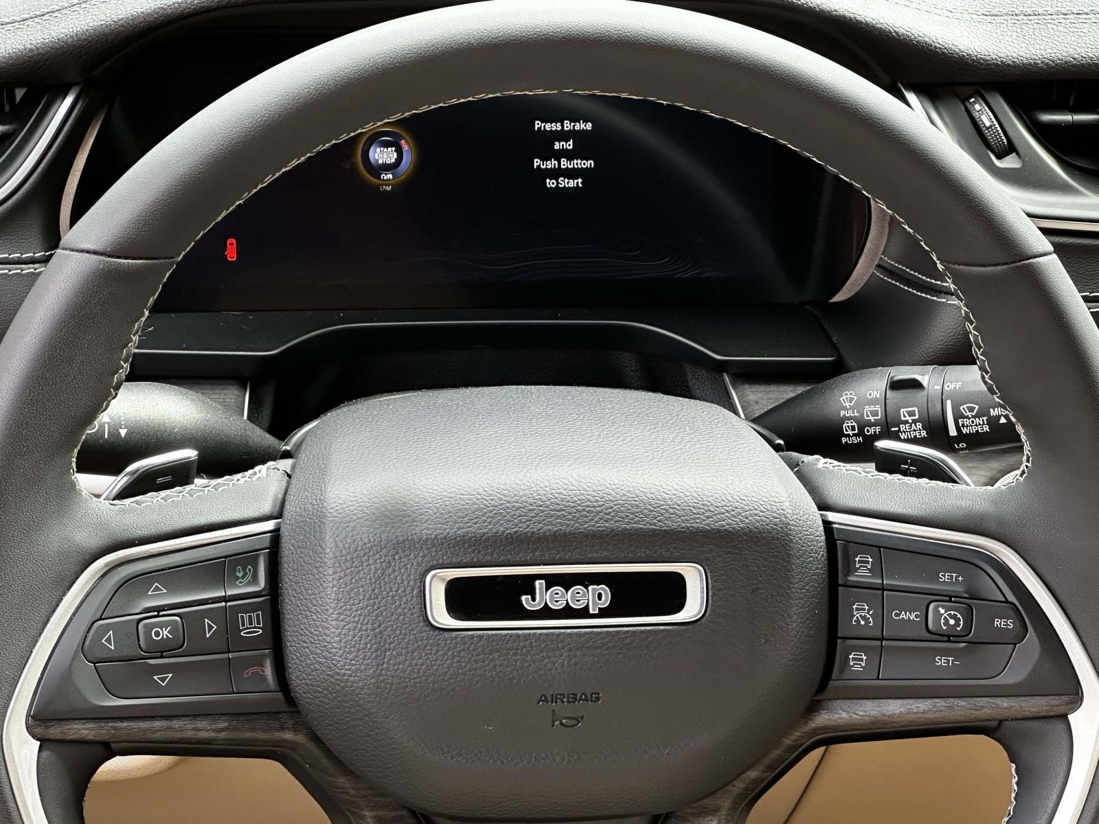 Used 2023 Jeep Grand Cherokee Limited AWD/4WD image 19