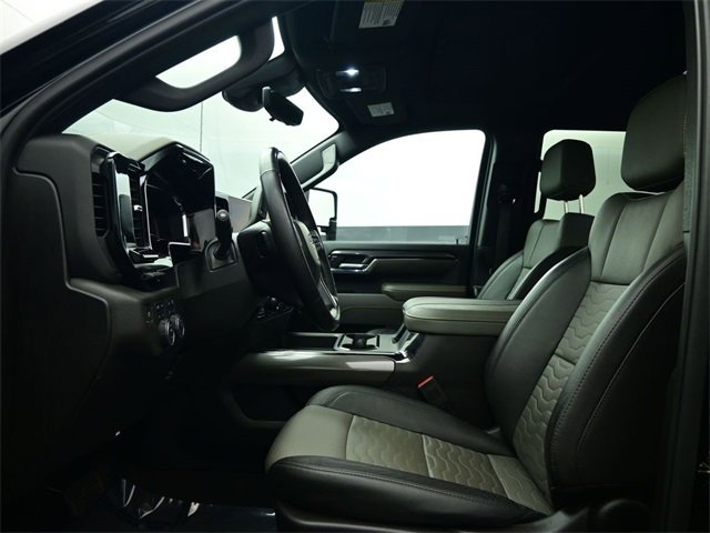 Used 2024 Chevrolet Silverado 2500 ZR2 w/ Technology Package image 16