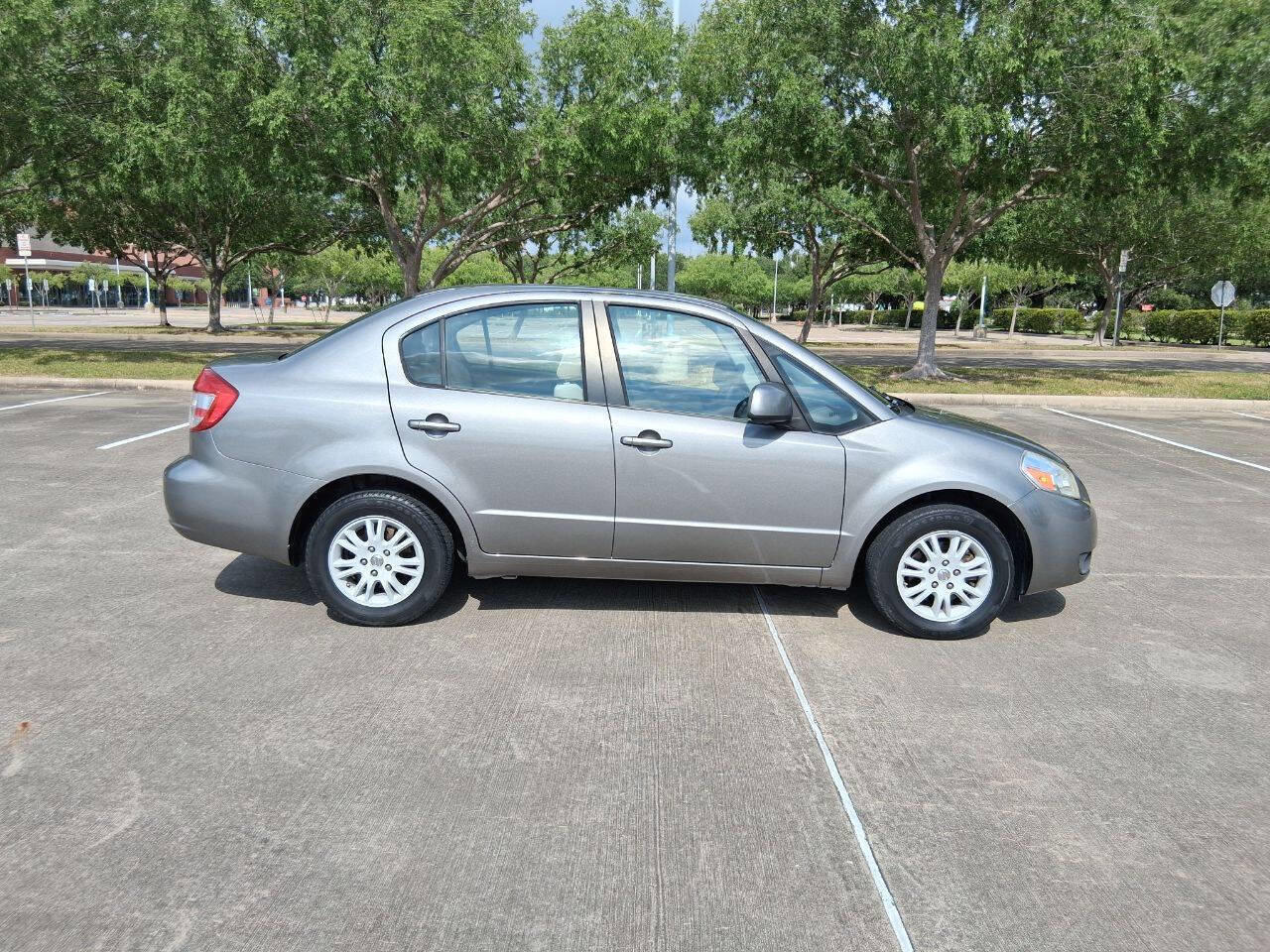 Used 2012 Suzuki SX4 LE image 4