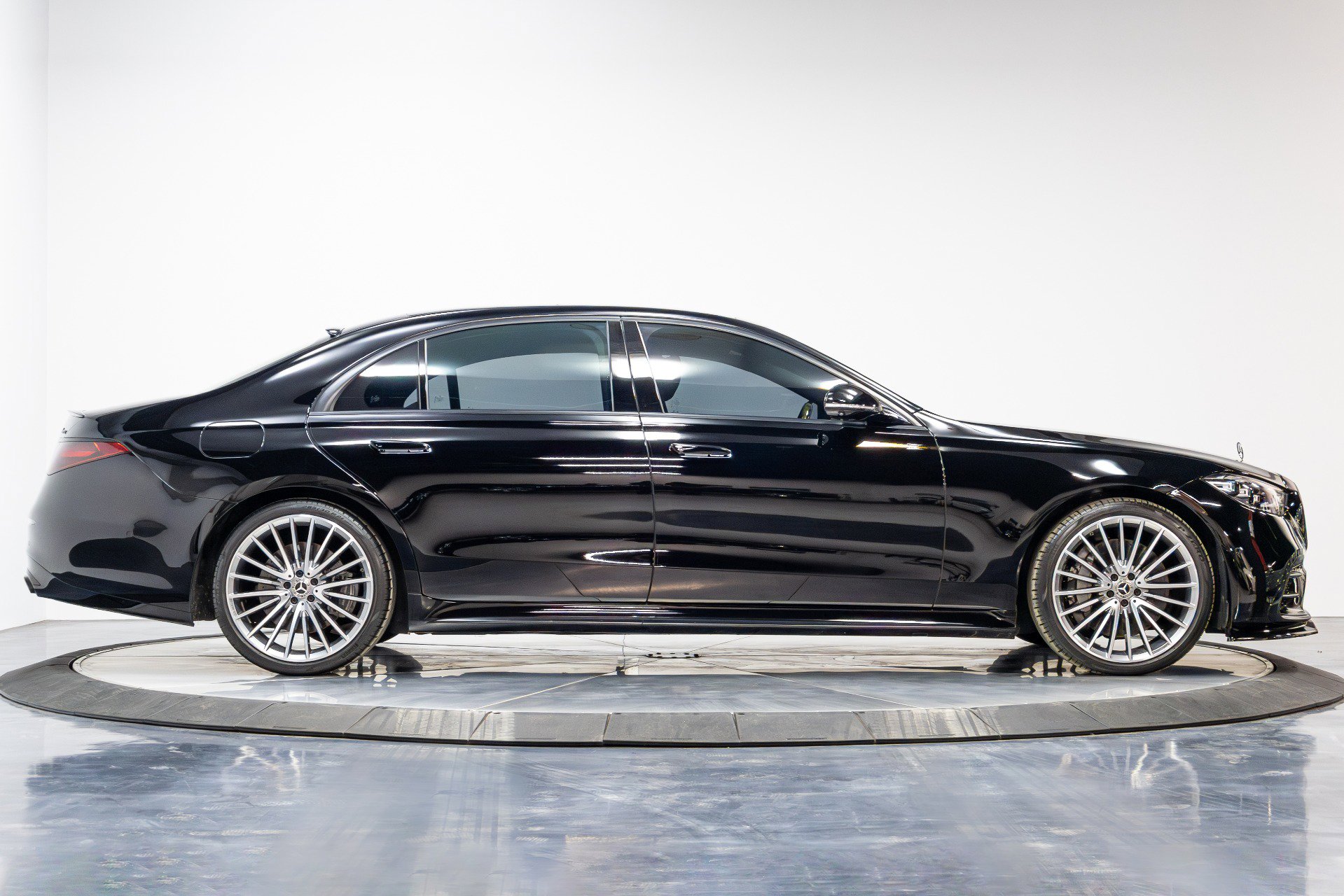 Used 2023 Mercedes-Benz S 580 4MATIC Sedan image 17