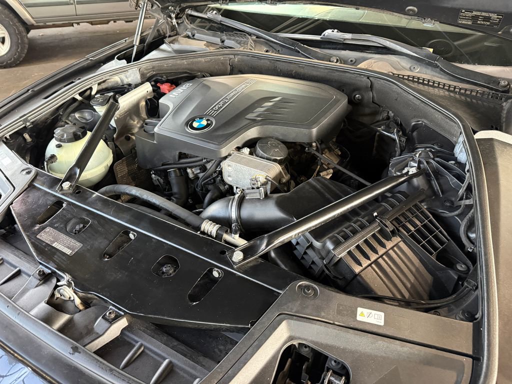 Used 2013 BMW 528i Sedan image 25