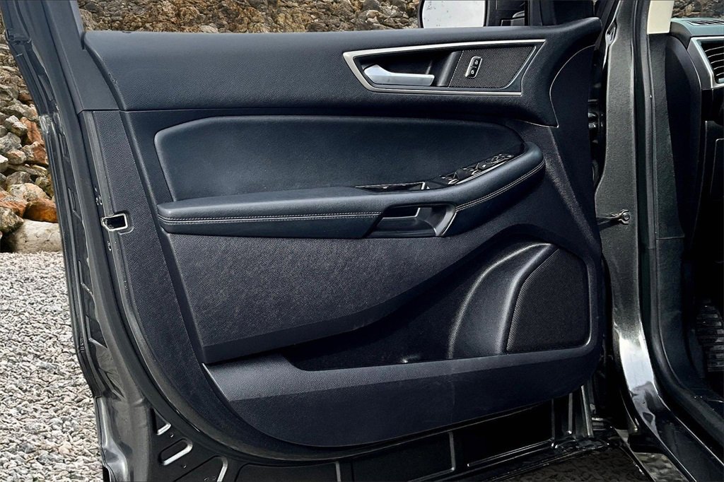 Used 2019 Ford Edge SEL w/ Equipment Group 201A image 19