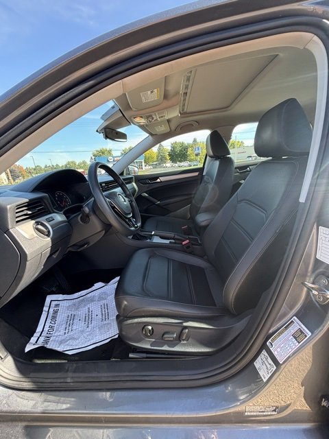 Used 2021 Volkswagen Passat 2.0T SE image 9