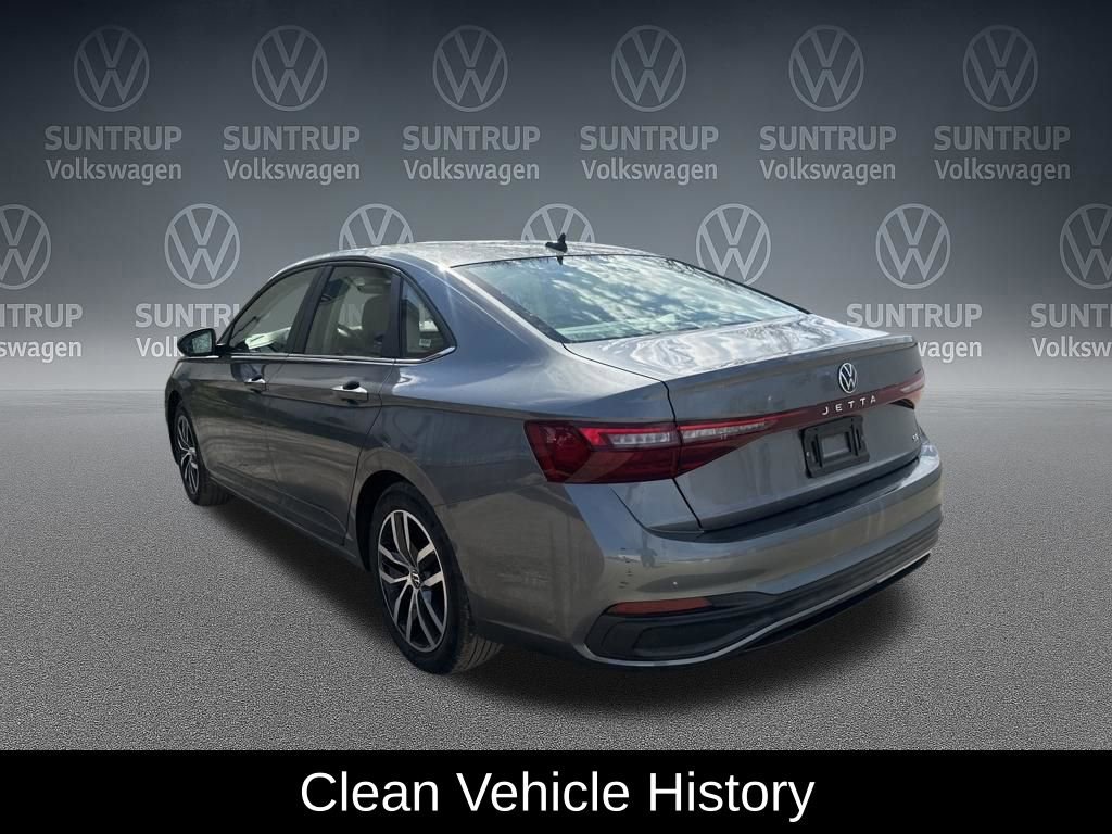 Used 2025 Volkswagen Jetta SE image 3