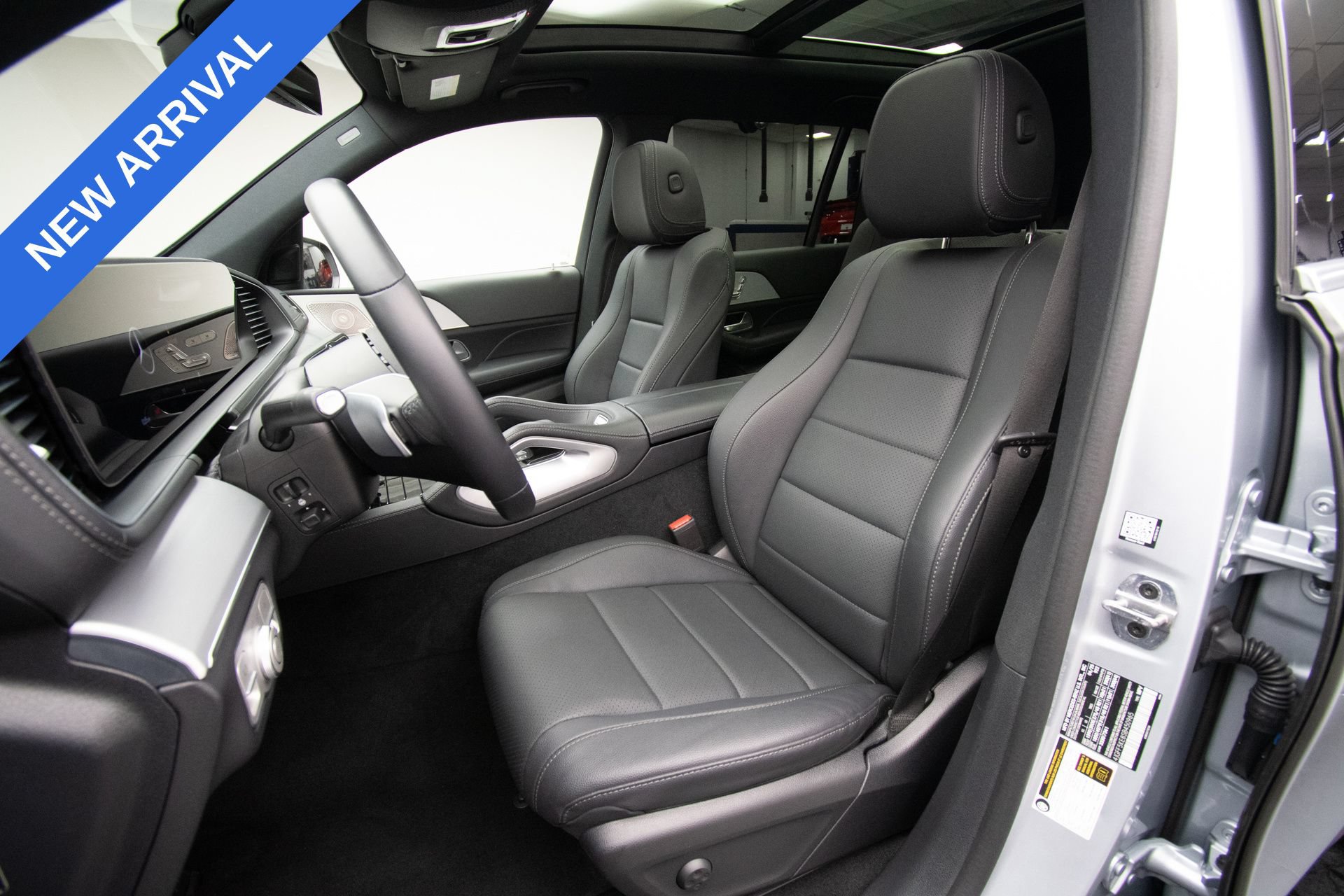 Used 2025 Mercedes-Benz GLS 450 4MATIC image 25
