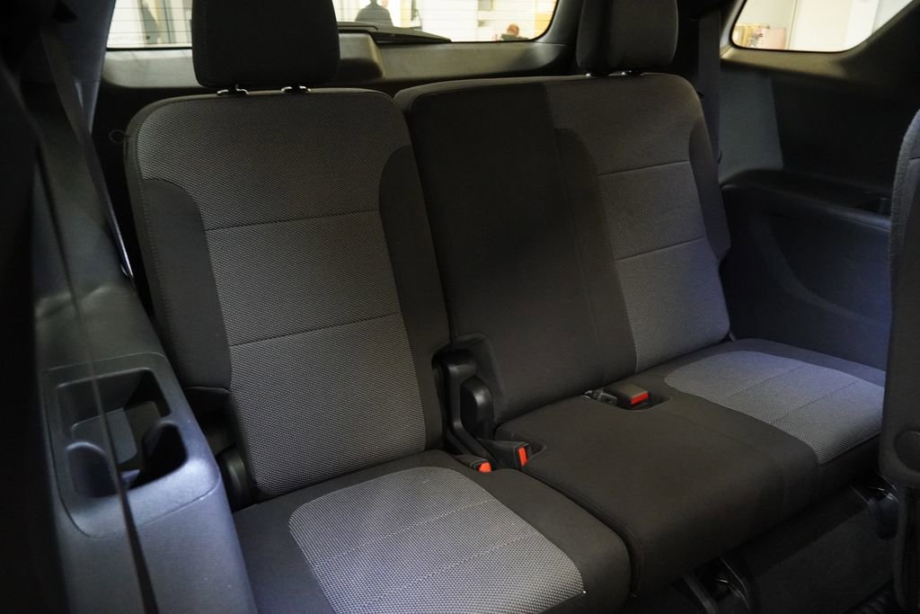 Used 2023 Chevrolet Traverse LT image 24