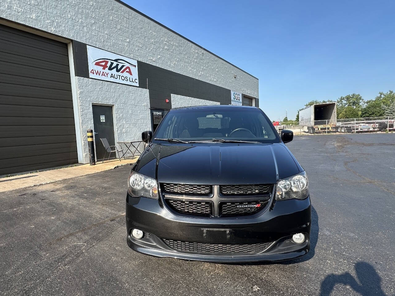 Used 2014 Dodge Grand Caravan SXT w/ Blacktop Package FWD image 10