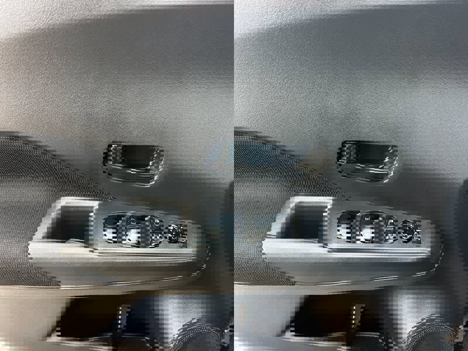 Used 2024 Nissan Kicks S image 13