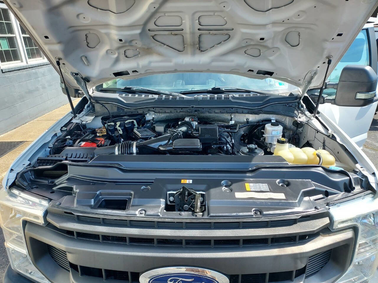 Used 2020 Ford F350 XL w/ Power Equipment Group image 8