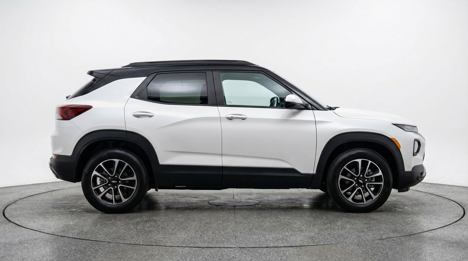 Used 2025 Chevrolet TrailBlazer LT FWD image 11