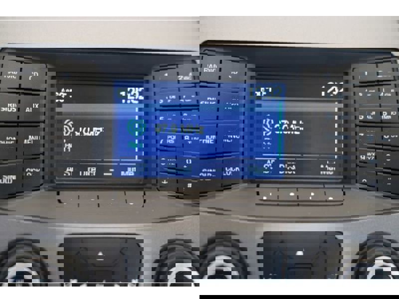 Used 2018 Ford Taurus SE image 21