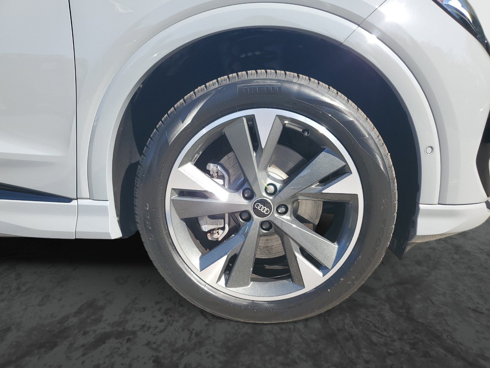 Used 2024 Audi Q4 e-tron Premium Plus AWD/4WD image 6