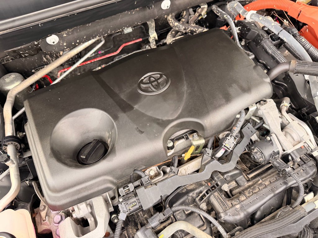 Used 2021 Toyota RAV4 LE image 30