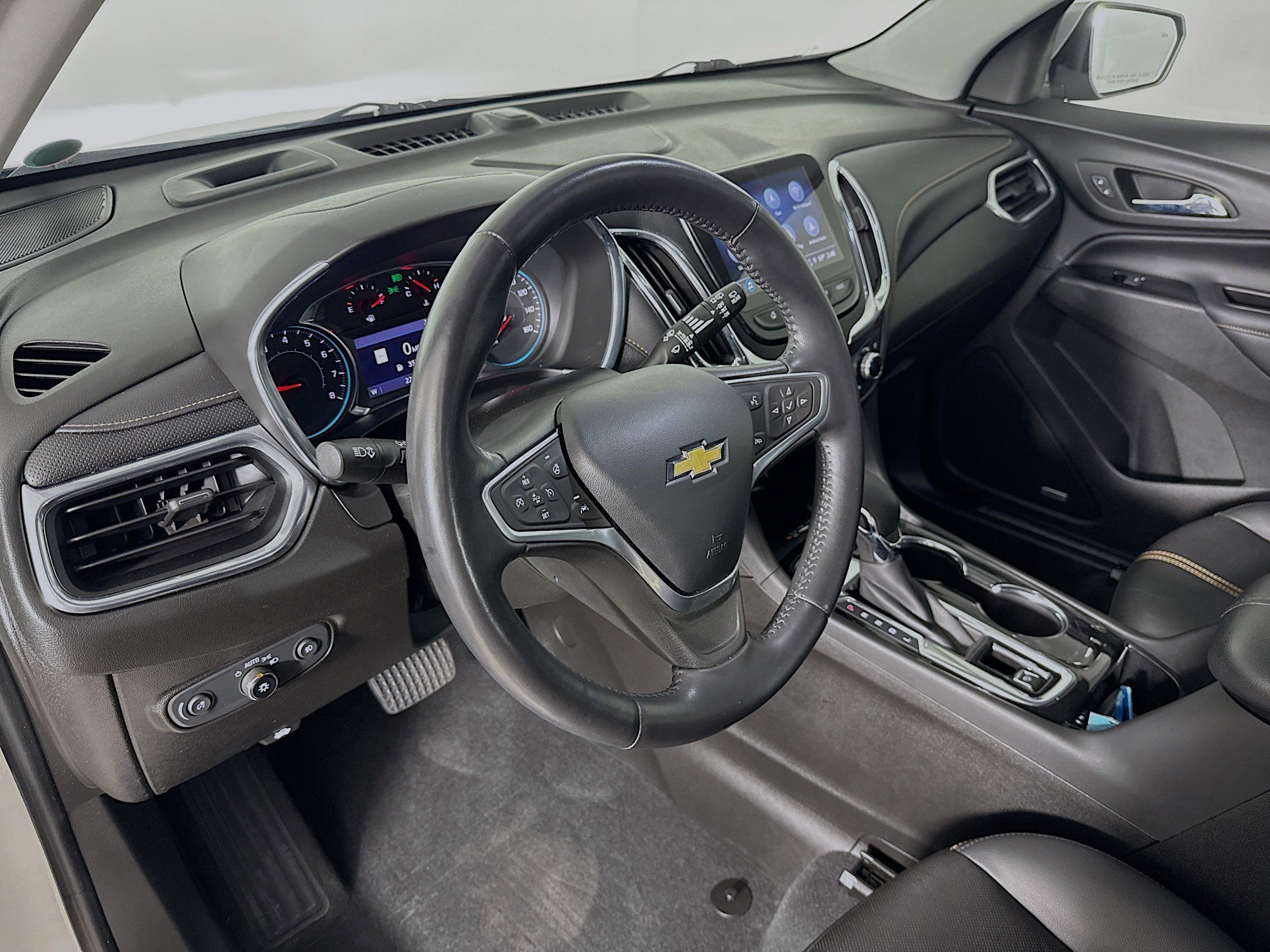 Used 2022 Chevrolet Equinox Premier image 8