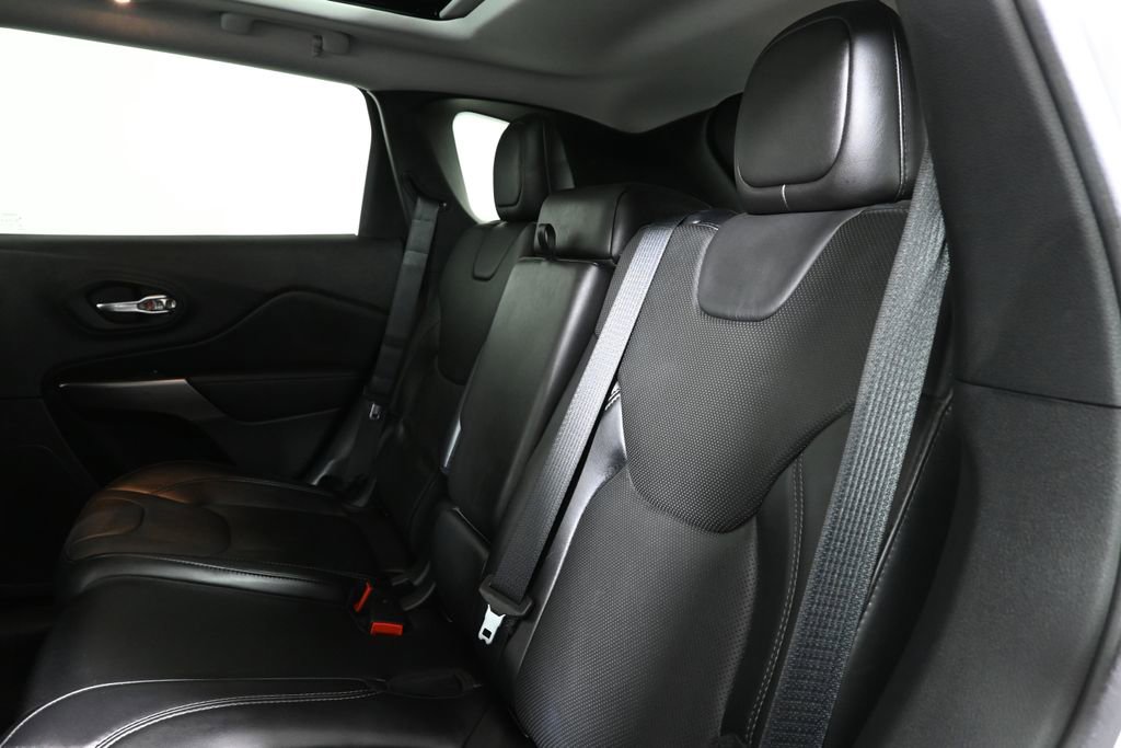 Used 2021 Jeep Cherokee Limited w/ Elite Package image 4