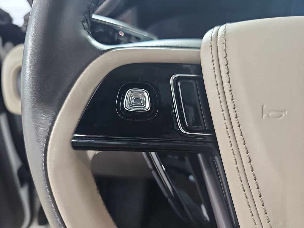 Used 2024 Lincoln Aviator Reserve w/ Equipment Group 201A image 25