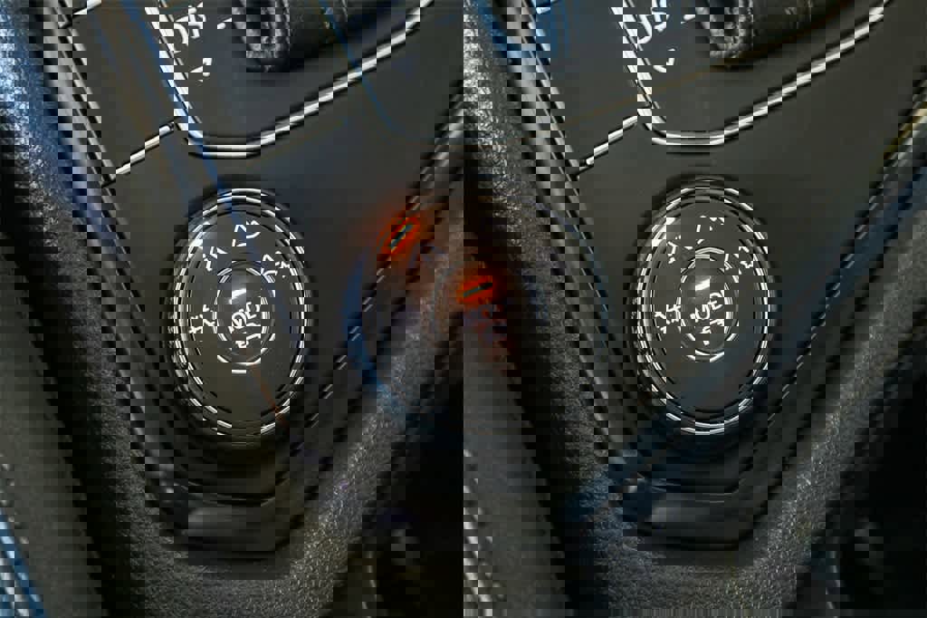 Used 2019 Volkswagen Tiguan SE w/ Panoramic Sunroof Package image 21