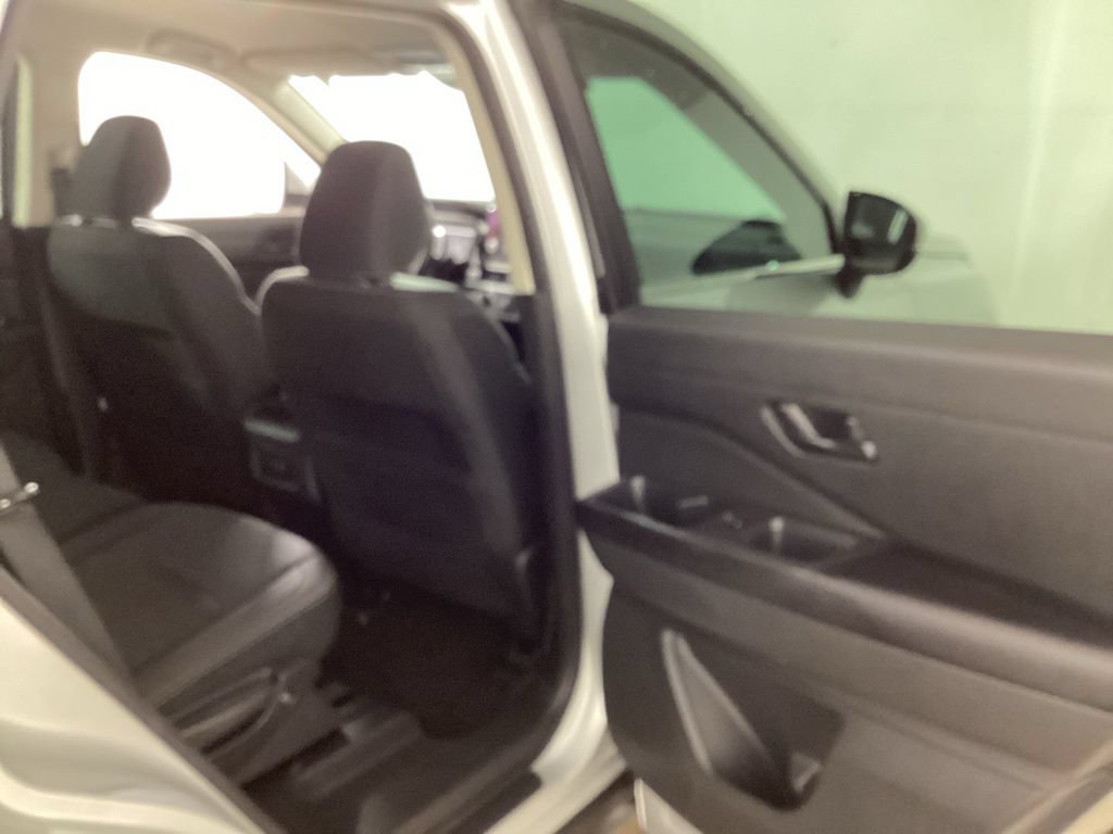 Used 2024 Nissan Pathfinder SV FWD image 19