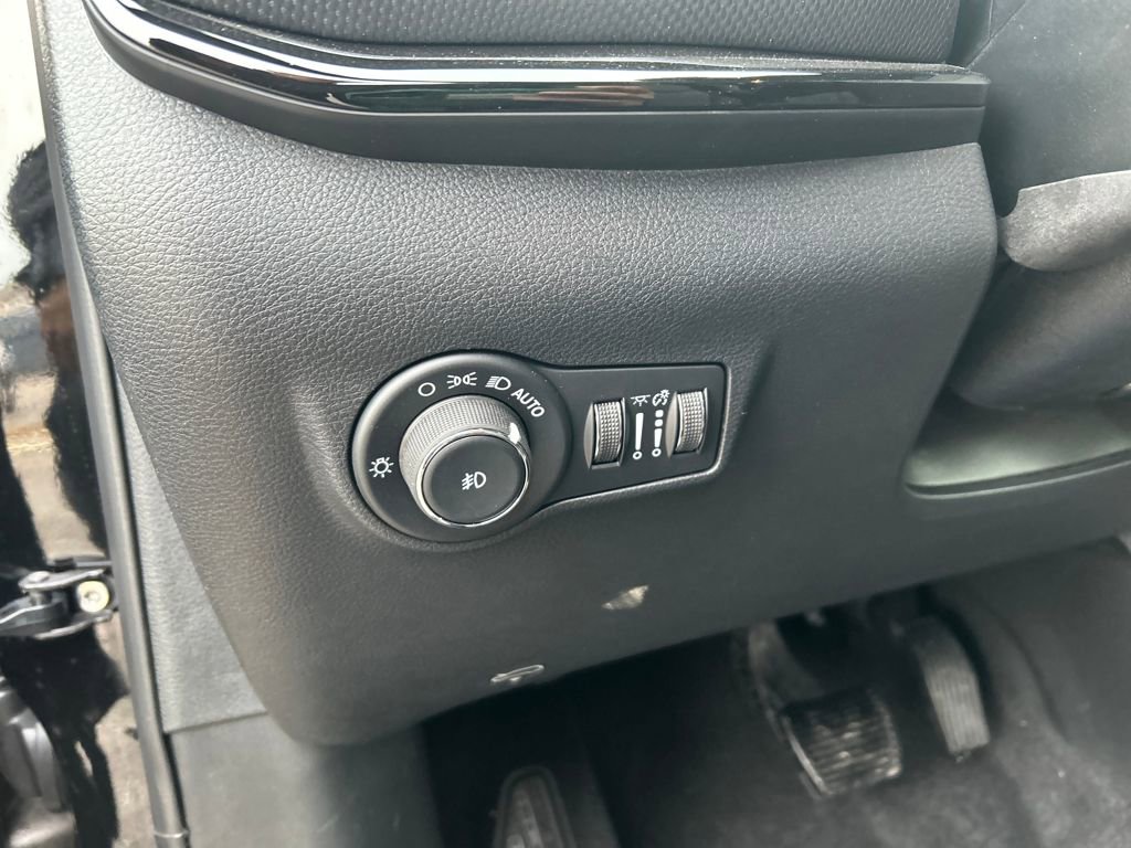 New 2026 Jeep Compass Limited image 14