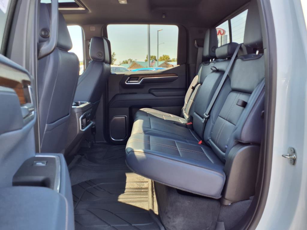 Used 2022 Chevrolet Silverado 1500 High Country w/ Technology Package image 13