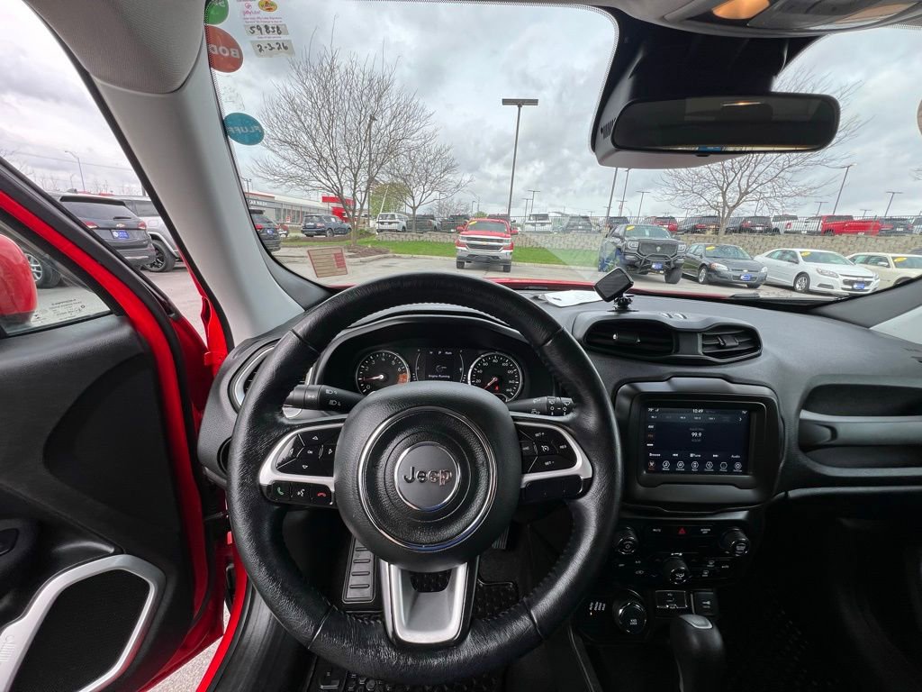 Used 2019 Jeep Renegade Latitude w/ Cold Weather Group AWD/4WD image 41