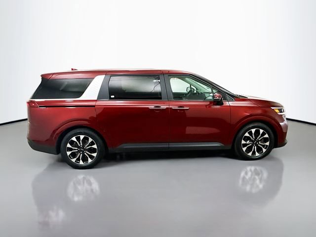 Used 2022 Kia Carnival EX image 9