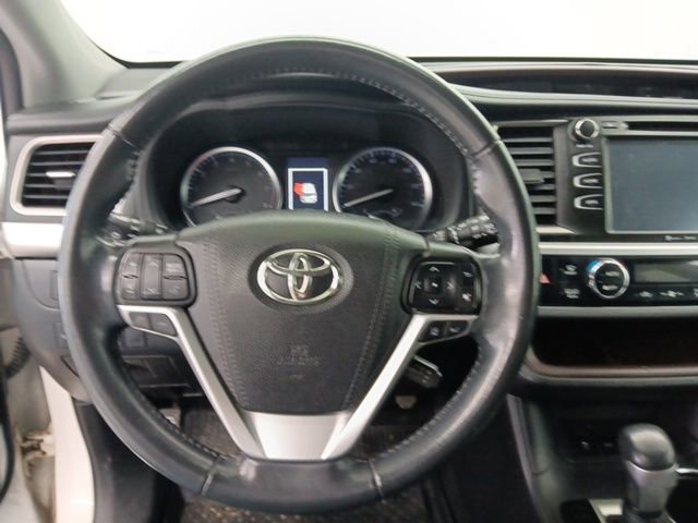 Used 2019 Toyota Highlander XLE image 13