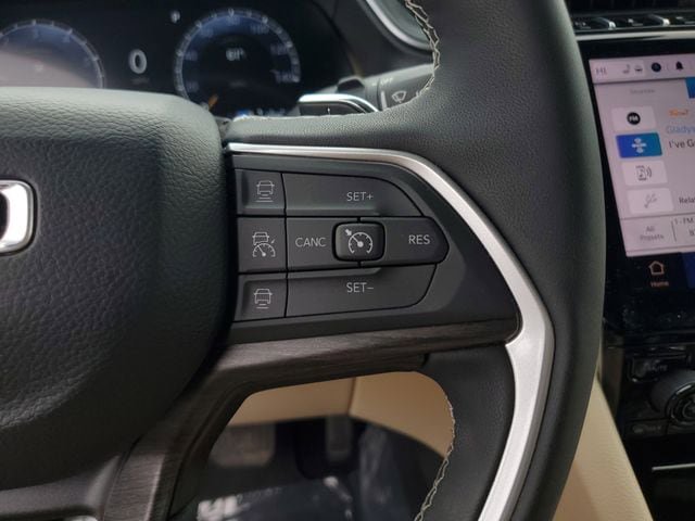 Certified 2024 Jeep Grand Cherokee Limited RWD image 29