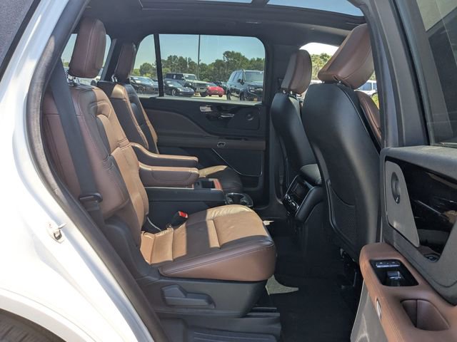 Used 2023 Lincoln Aviator Reserve w/ Equipment Group 201A RWD image 28