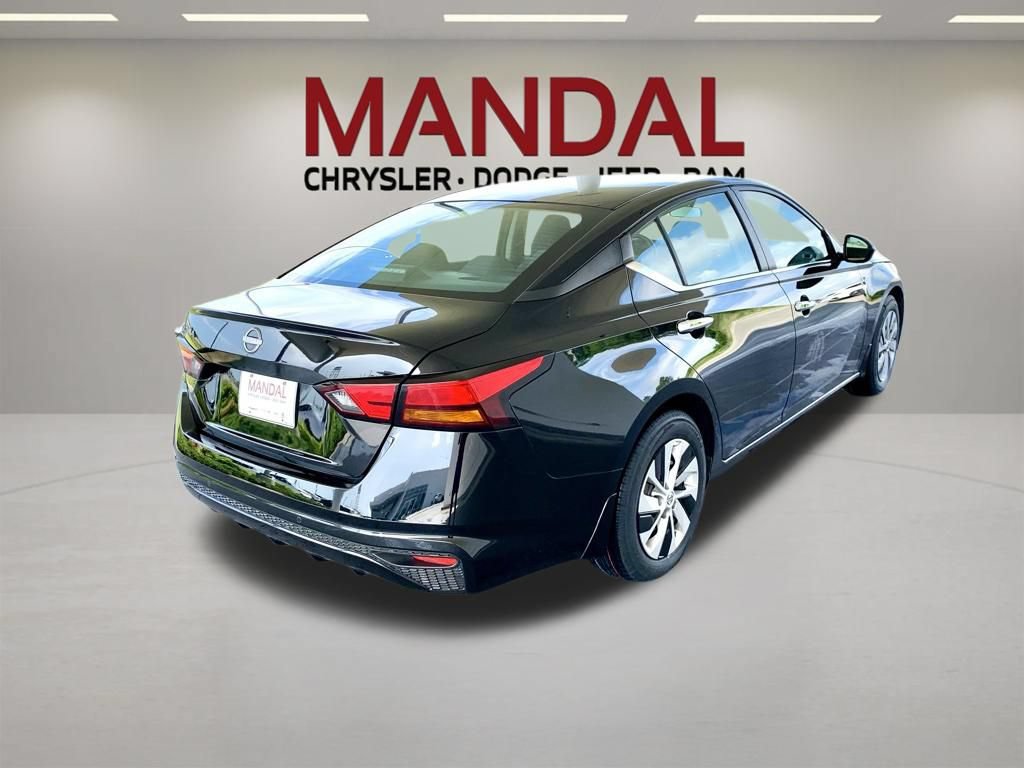 Used 2023 Nissan Altima 2.5 S FWD image 6