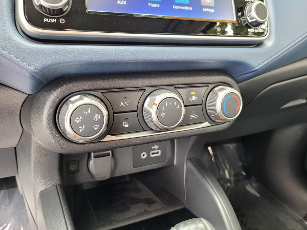 Used 2025 Nissan Versa SV FWD image 20