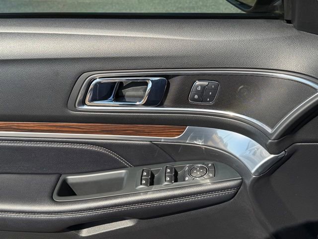 Used 2018 Ford Explorer Limited image 15