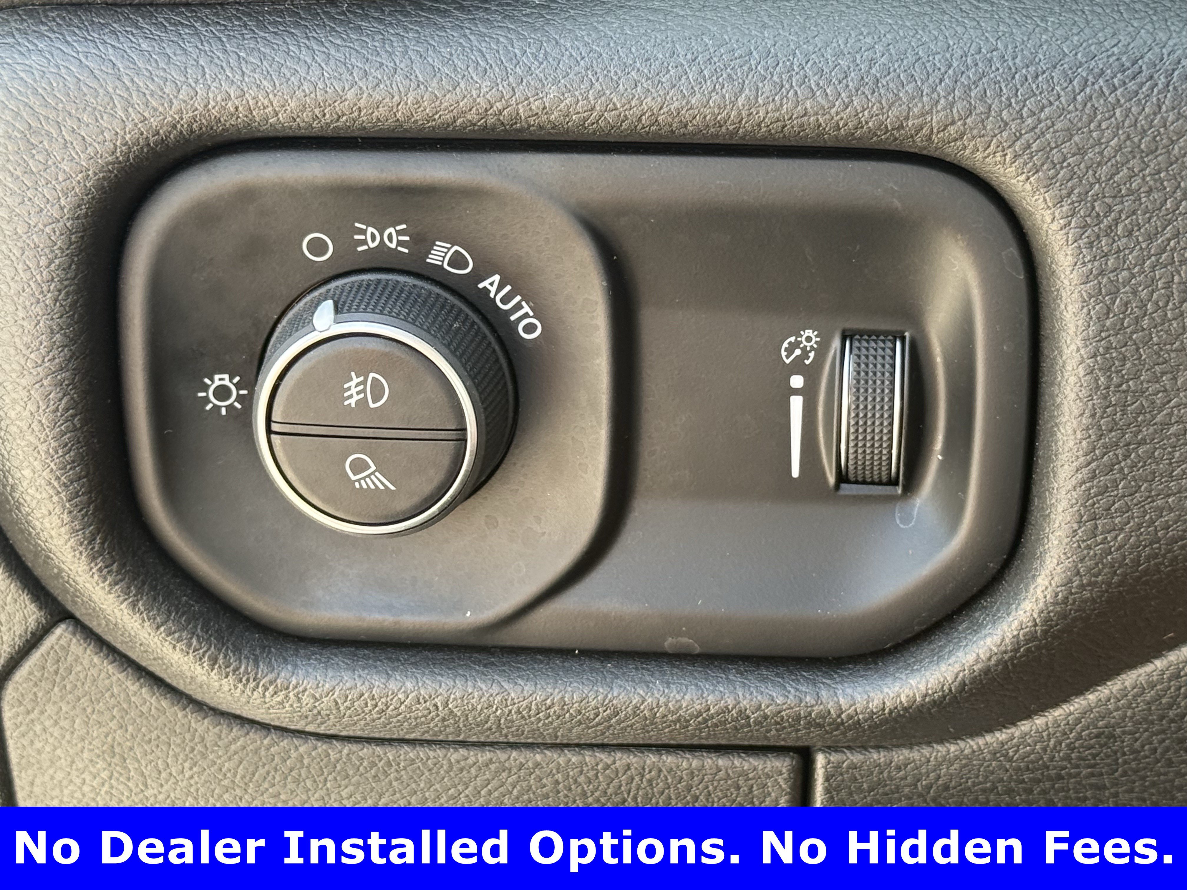 Used 2025 RAM 1500 Warlock AWD/4WD image 26