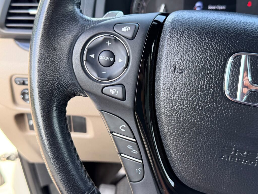 Used 2016 Honda Pilot Touring image 31